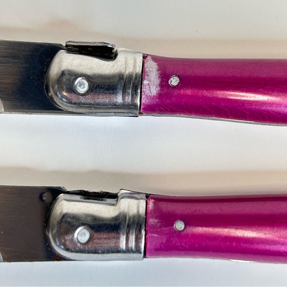 Set 2 Vtg Laguiole Steak Knives Bee Emblem  Inox France Pink Handle Read - Picture 10 of 12